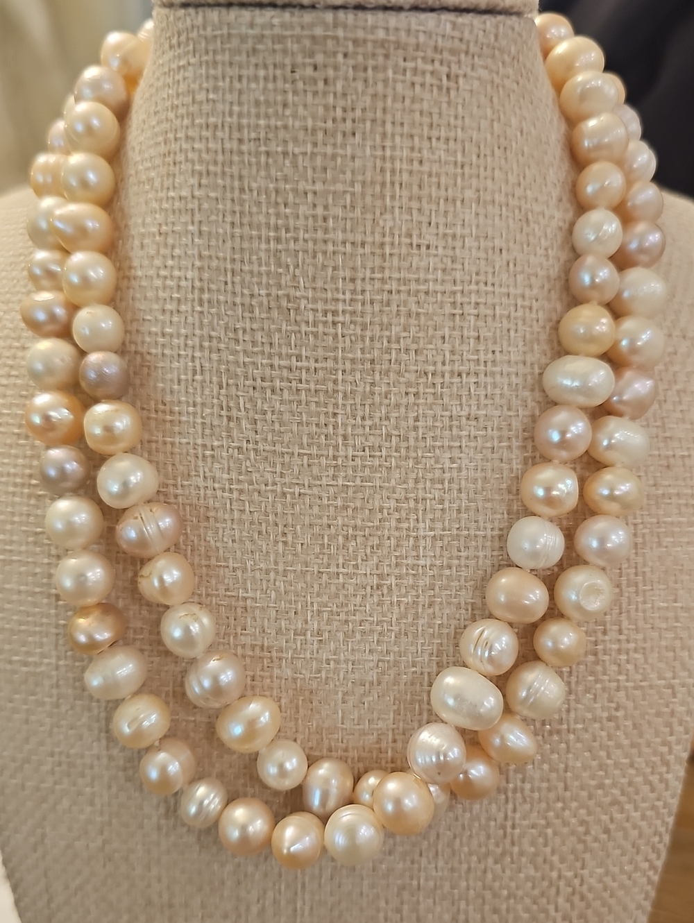 Freshwater Pearl Necklace - Champagne Pearls - Picture 2 of 4